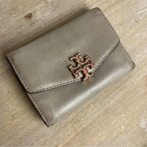 Tory Burch Kira Trifold Wallet Taupe Gray Pebbled Leather Gold Logo Quiet Luxury